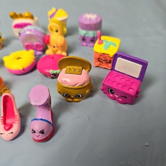 Shopkins Lot of 18 Mini Figures Mixed Seasons Croissant Lasagna Etc. - Picture 3 of 7